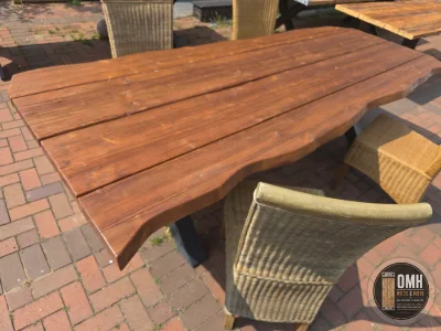 Massiver Bohlen-Esstisch 275 cm in Baumkantenoptik mit schwarzem Stahl-X-Gestell – OMH Wood & More
